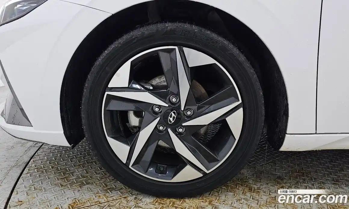 Hyundai Avante 2023 1.6 Автомат в Москве № 1417640, фото 5