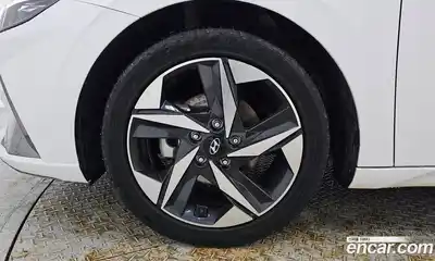 Hyundai Avante 2023 1.6 Автомат в Москве № 1417640, миниатюра 5