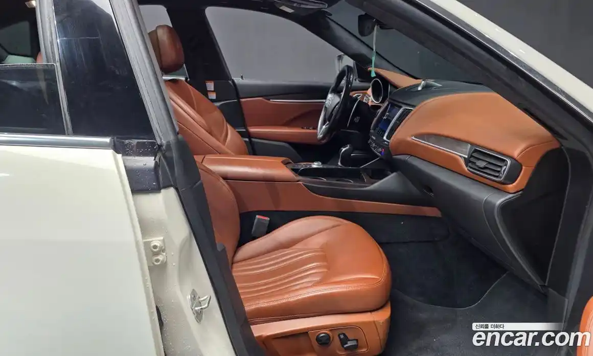 Maserati Levante 2016 3.0 гидро в Москве № 1417668, фото 11