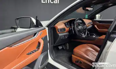 Maserati Levante 2016 3.0 гидро в Москве № 1417668, миниатюра 10