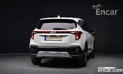 Kia Seltos 2023 1.6 гидро в Москве № 1418177, миниатюра 4