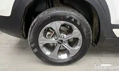 Kia Seltos 2023 1.6 гидро в Москве № 1418177, миниатюра 5