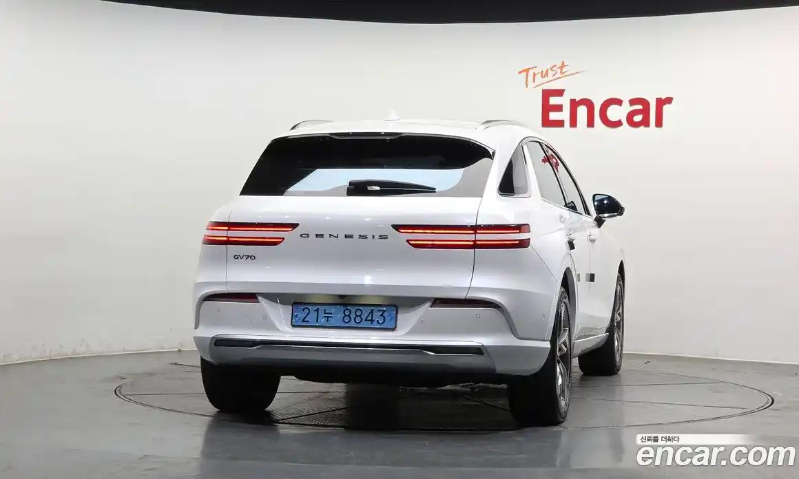 Genesis GV70 2022 0.1 Автомат в Москве № 1418509, фото 4