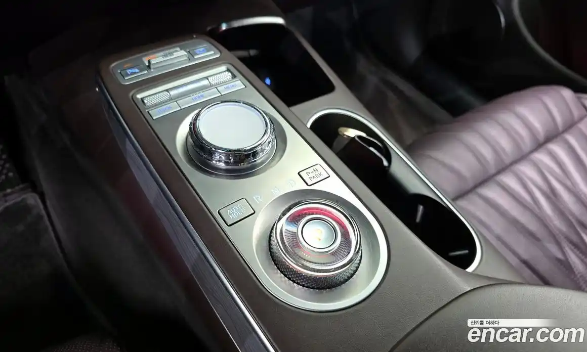 Genesis GV70 2021 2.5 Автомат в Москве № 1418556, фото 9