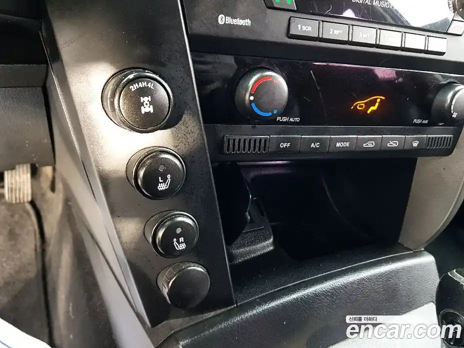 SsangYong Korando 2012 2.0 Автомат в Москве № 1419508, фото 15