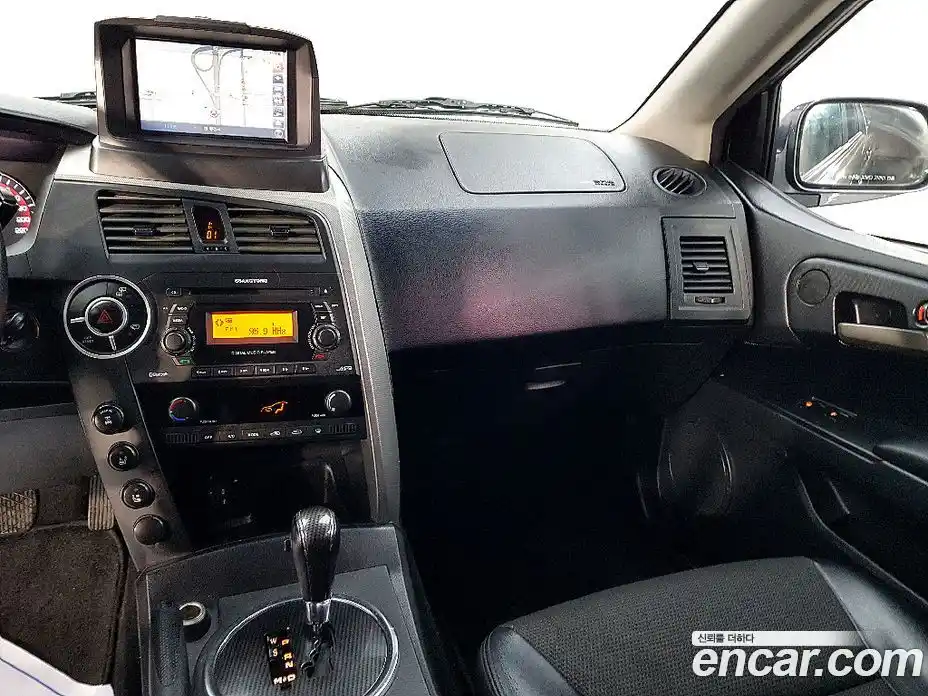 SsangYong Korando 2012 2.0 Автомат в Москве № 1419508, фото 10