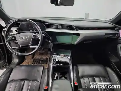 Audi e-tron 2021 гидро в Москве № 1422409, миниатюра 12