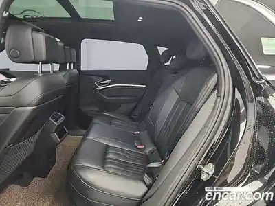 Audi e-tron 2021 гидро в Москве № 1422409, миниатюра 7