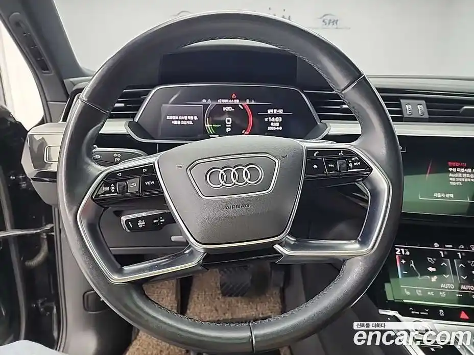 Audi e-tron 2021 гидро в Москве № 1422409, фото 10