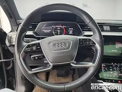 Audi e-tron 2021 гидро в Москве № 1422409, миниатюра 10