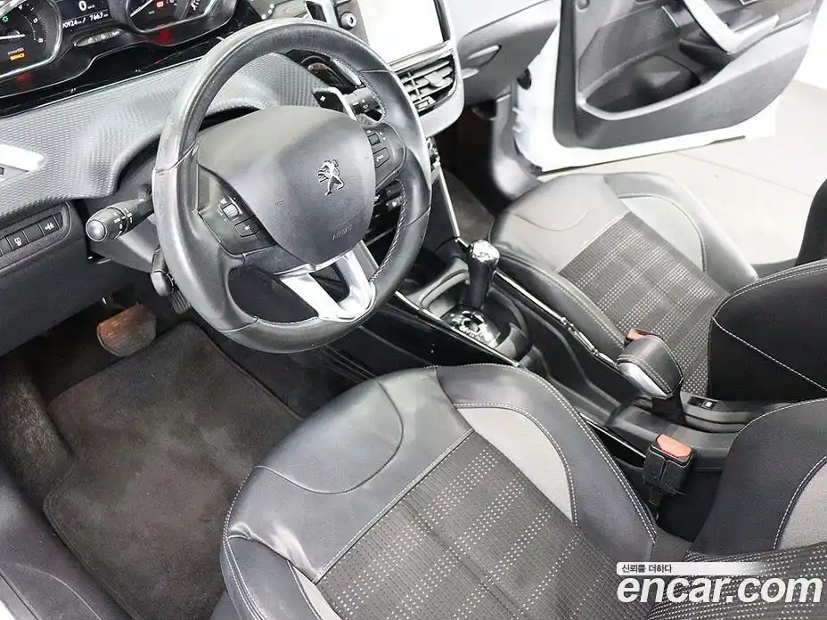 Peugeot 2008 2015 1.6 гидро в Москве № 1424890, фото 9