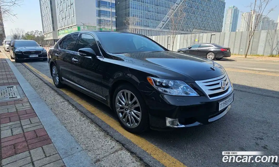 Lexus LS 2011 5.0 гидро в Москве № 231999, фото 3