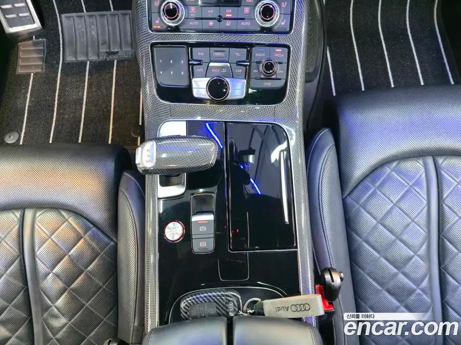 Audi S8 2014 4.0 гидро в Москве № 1280315, фото 13
