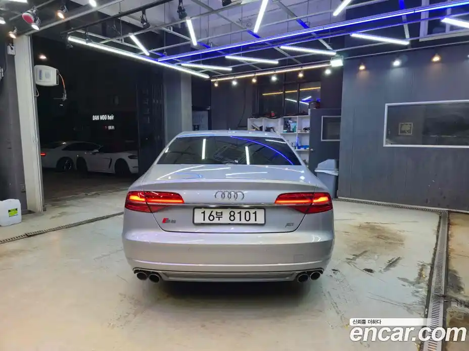Audi S8 2014 4.0 гидро в Москве № 1280315, фото 4