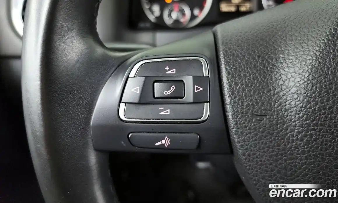 Volkswagen Tiguan 2014 2.0 гидро в Москве № 134929, фото 18