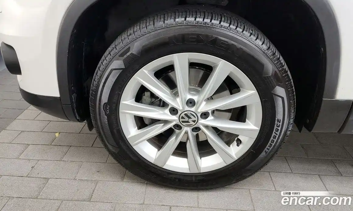 Volkswagen Tiguan 2014 2.0 гидро в Москве № 134929, фото 5
