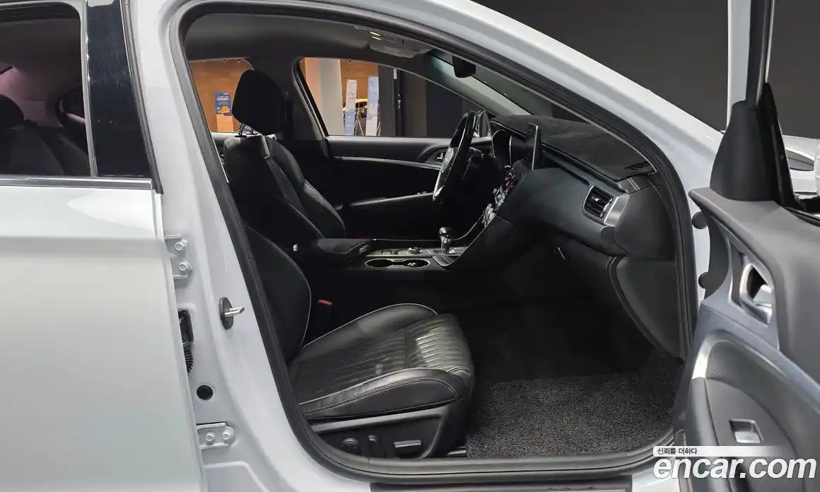 Genesis G70 2018 2.0 Классический в Москве № 1466876, фото 11