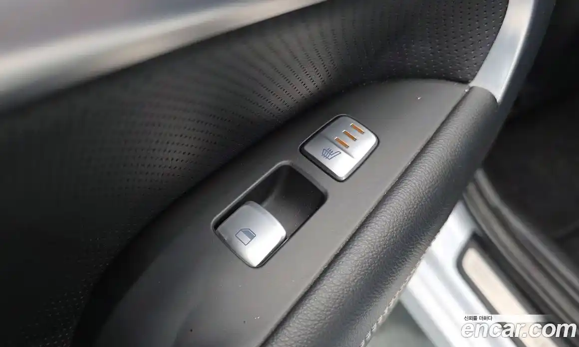 Genesis G70 2018 2.0 Классический в Москве № 1466876, фото 19