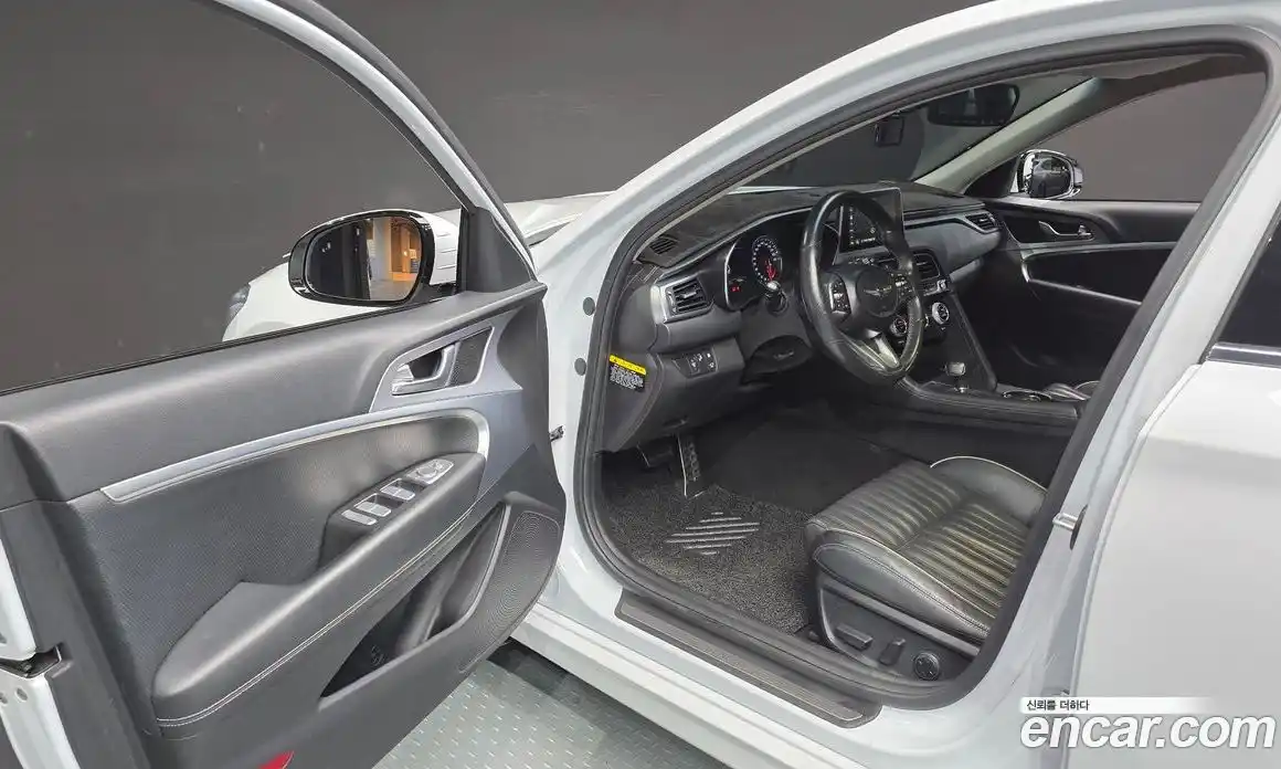 Genesis G70 2018 2.0 Классический в Москве № 1466876, фото 10