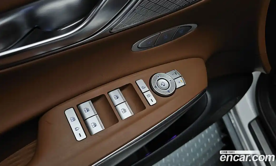 Genesis GV70 2022 2.5 Автомат в Москве № 1467038, фото 16