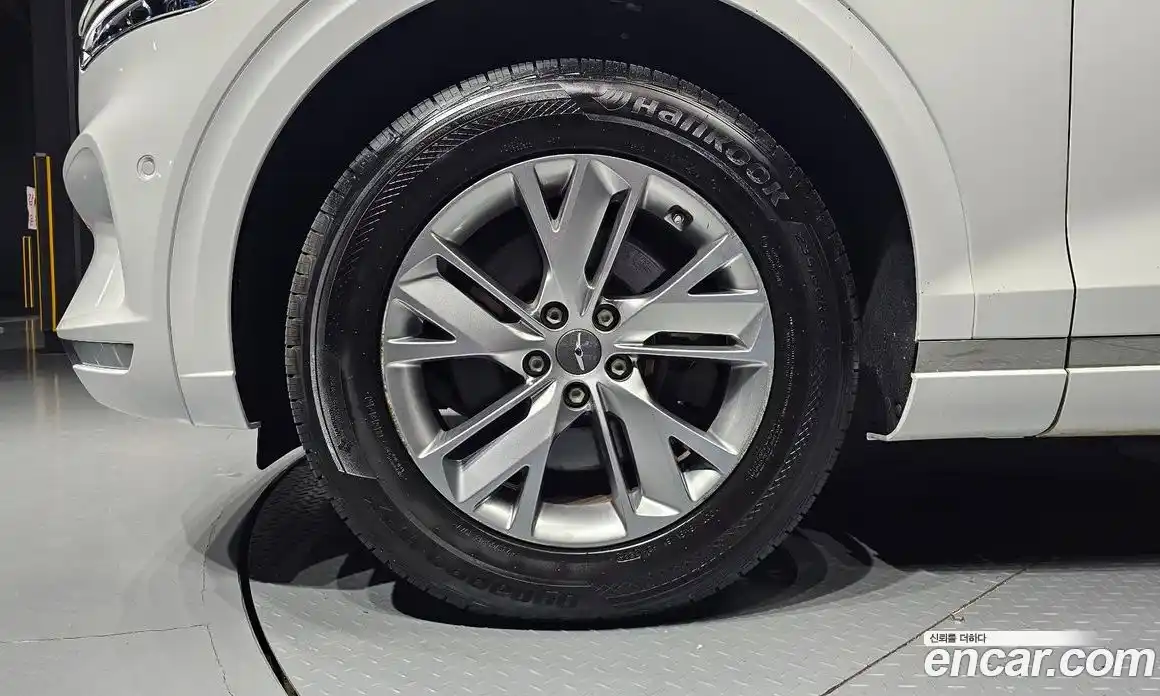 Genesis GV70 2022 2.5 Автомат в Москве № 1467038, фото 5