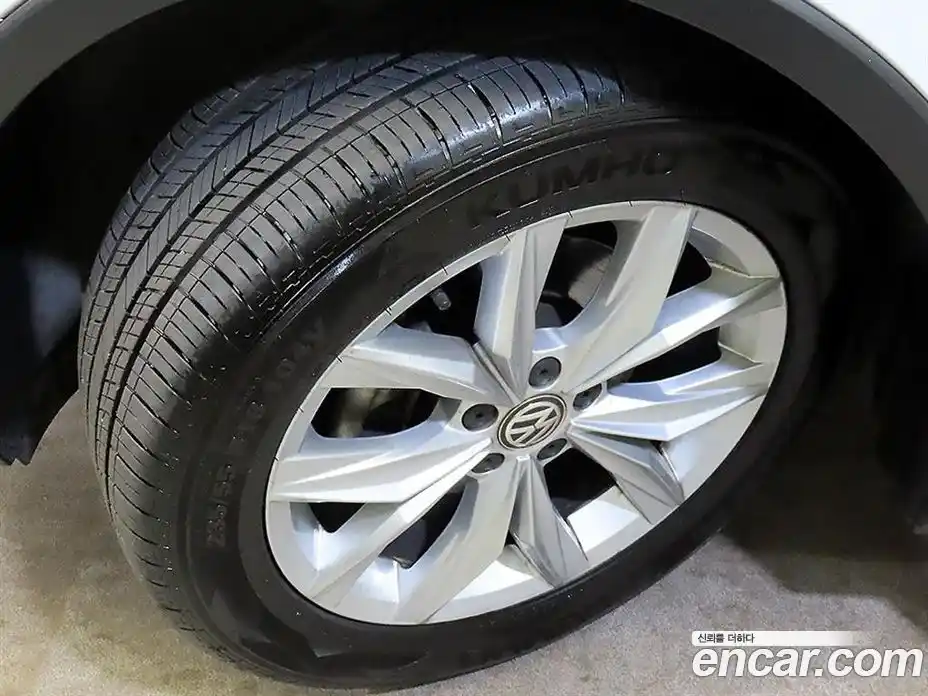 Volkswagen Tiguan 2020 2.0 гидро в Москве № 1476631, фото 20