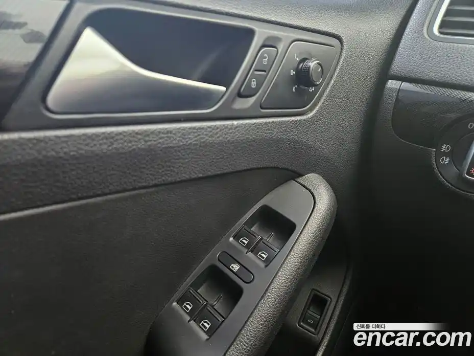 Volkswagen Jetta 2012 2.0 гидро в Москве № 1476667, фото 8