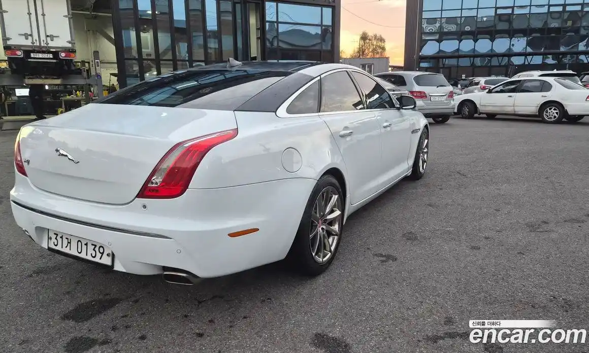 Jaguar XJ 2013 2.0 гидро в Москве № 1477822, фото 4