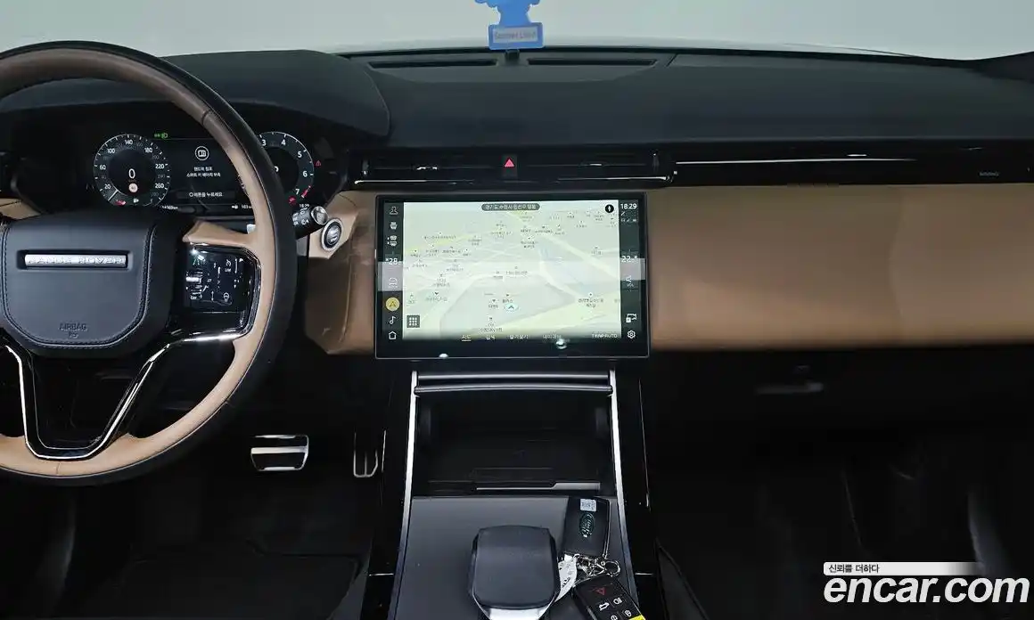 Land Rover Range-Rover Velar 2024 3.0 гидро в Москве № 165997, фото 13