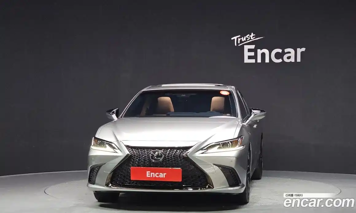 Lexus ES 2024 2.5 гидро в Москве № 167970, фото 3