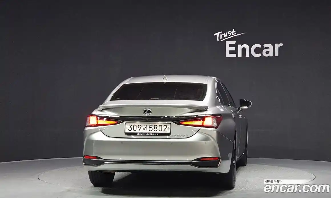 Lexus ES 2024 2.5 гидро в Москве № 167970, фото 4