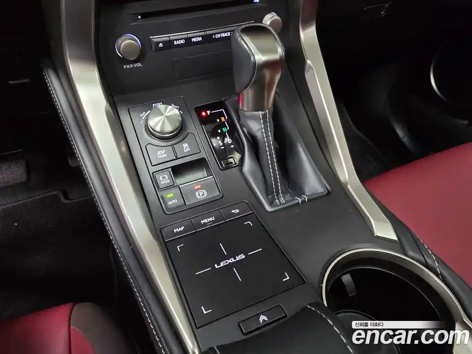 Lexus NX 2018 2.5 гидро в Москве № 168325, фото 16