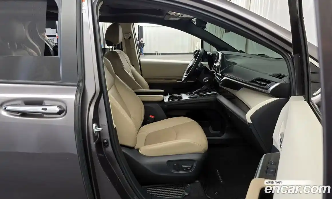 Toyota Sienna 2022 2.5 гидро в Москве № 199595, фото 11