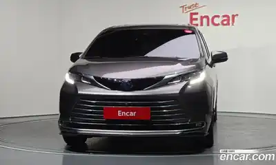 Toyota Sienna 2022 2.5 гидро в Москве № 199595, миниатюра 3