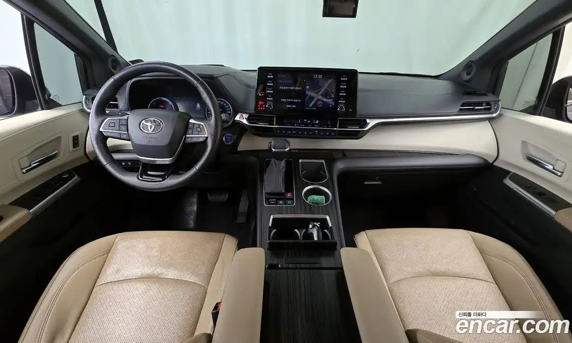 Toyota Sienna 2022 2.5 гидро в Москве № 199595, фото 7