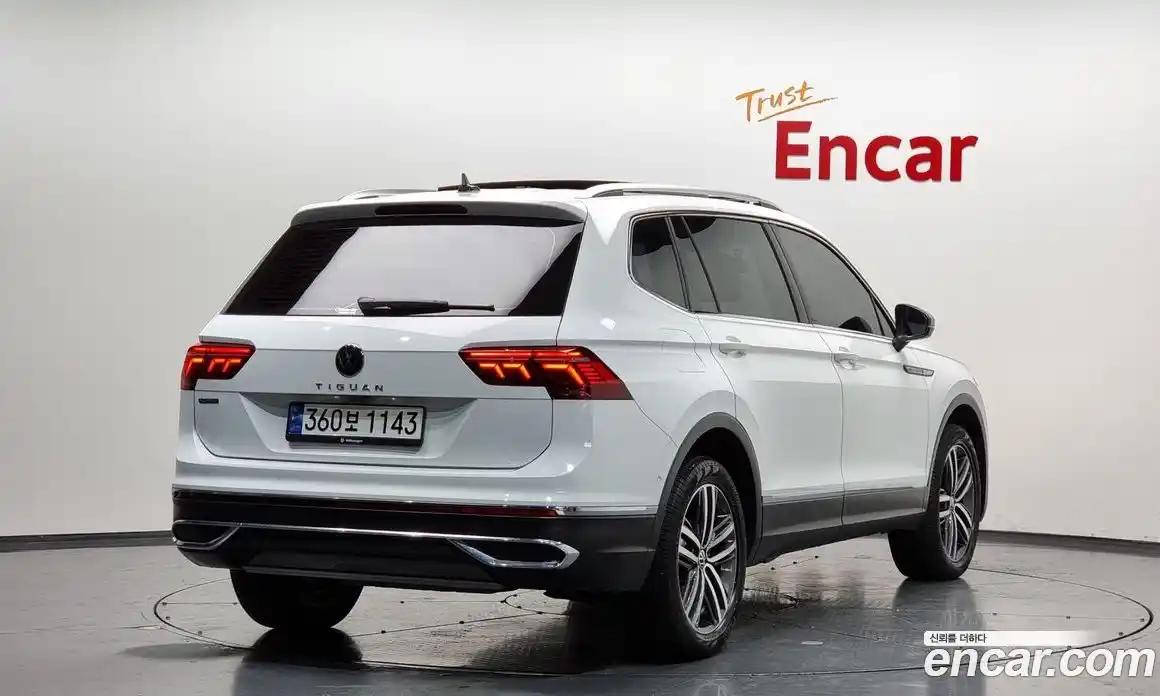 Volkswagen Tiguan 2023 2.0 гидро в Москве № 215025, фото 2