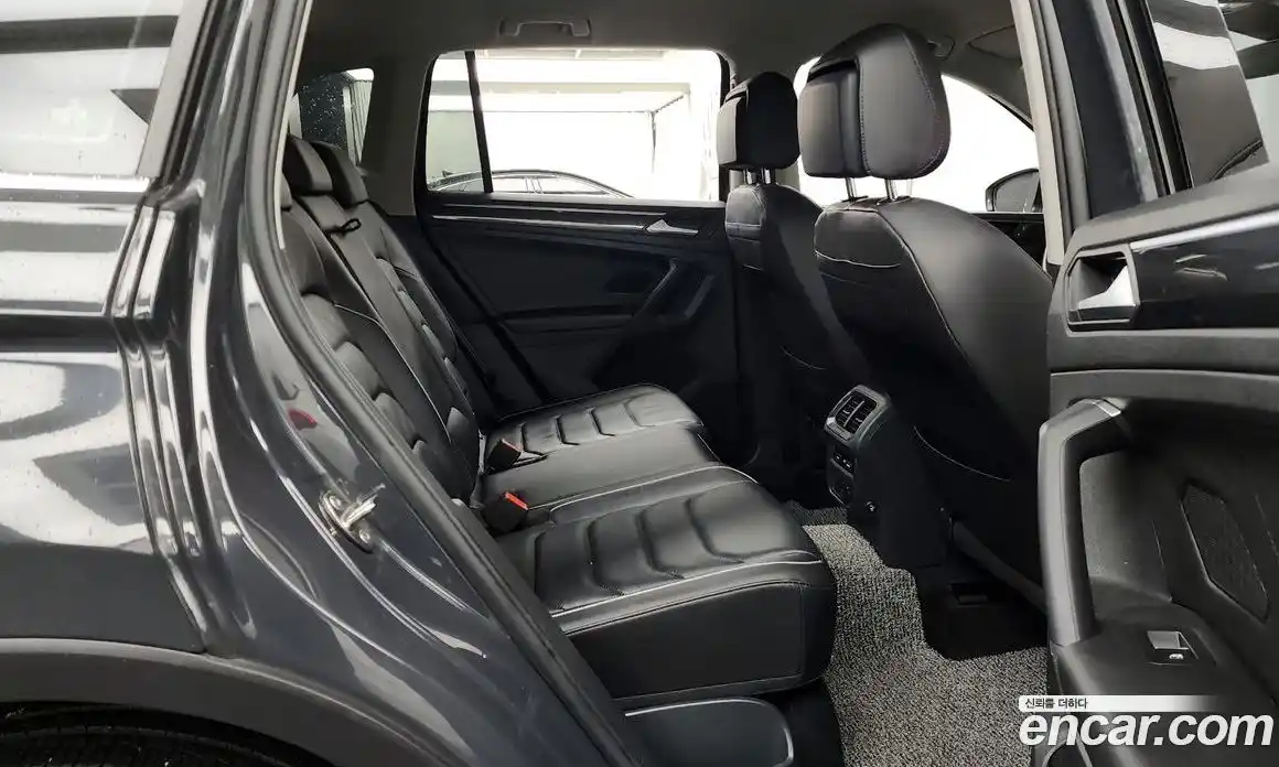 Volkswagen Tiguan 2021 2.0 гидро в Москве № 215134, фото 12