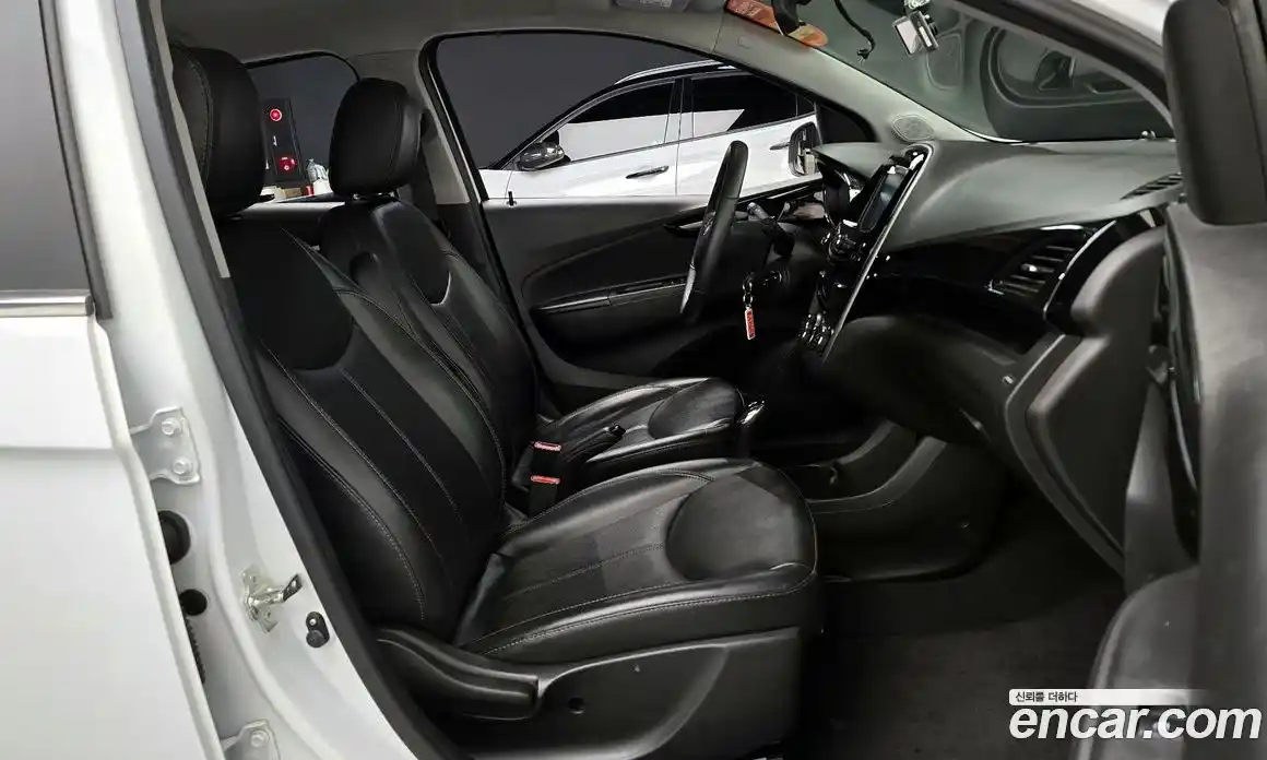 Chevrolet Spark 2017 1.0 гидро в Москве № 104463, фото 10