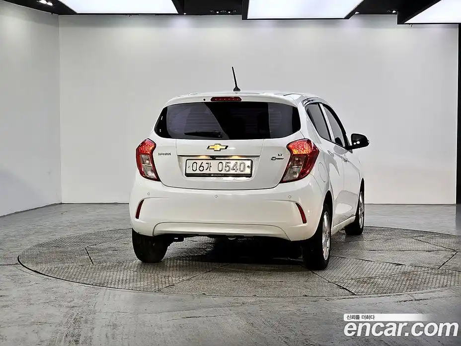 Chevrolet Spark 2016 1.0 гидро в Москве, фото 3