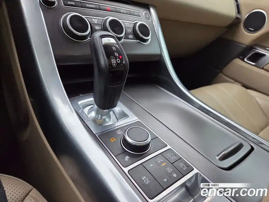 Land Rover Range-Rover Sport 2015 3.0 гидро в Москве № 1475190, фото 9
