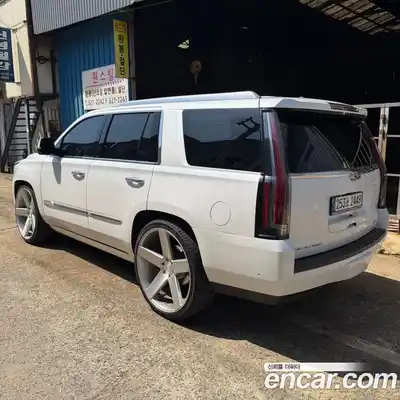 Cadillac Escalade 2017 6.2 гидро в Москве № 1478133, миниатюра 2