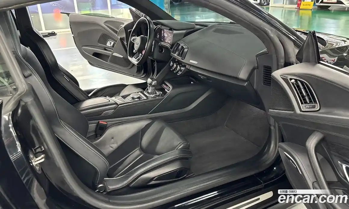Audi R8 2017 5.2 гидро в Москве № 155540, фото 11