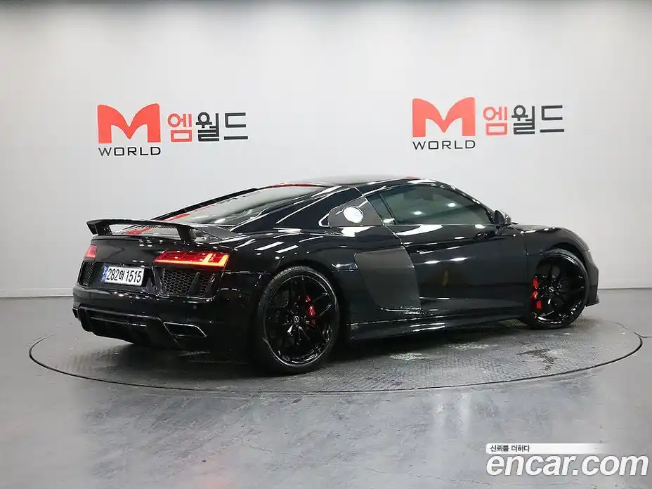 Audi R8 2017 5.2 гидро в Москве № 155540, фото 3