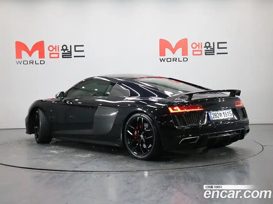Audi R8 2017 5.2 гидро в Москве № 155540, фото 4