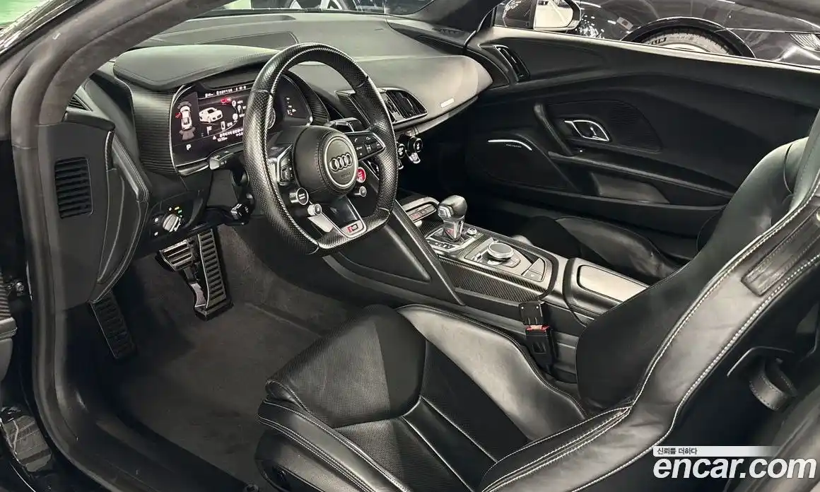 Audi R8 2017 5.2 гидро в Москве № 155540, фото 10