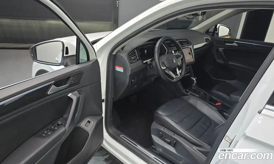 Volkswagen Tiguan 2023 2.0 гидро в Москве № 168693, фото 10
