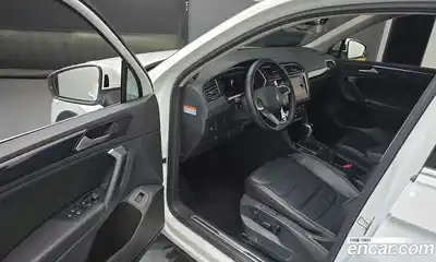 Volkswagen Tiguan 2023 2.0 гидро в Москве № 168693, миниатюра 10