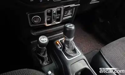Jeep Wrangler 2018 2.0 гидро в Москве № 169808, миниатюра 9