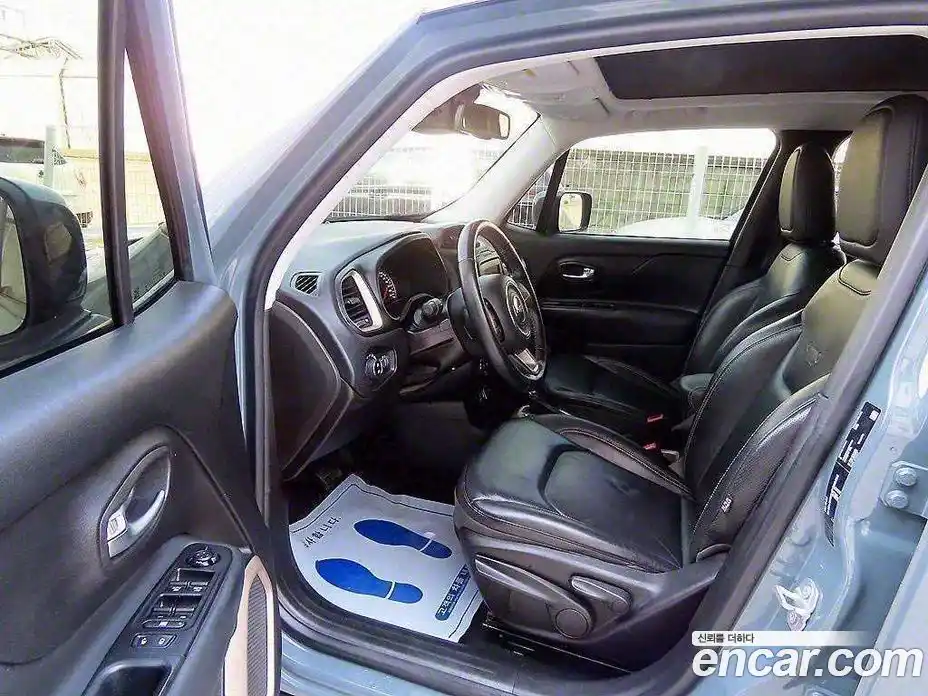 Jeep Renegade 2017 2.4 гидро в Москве № 170029, фото 8