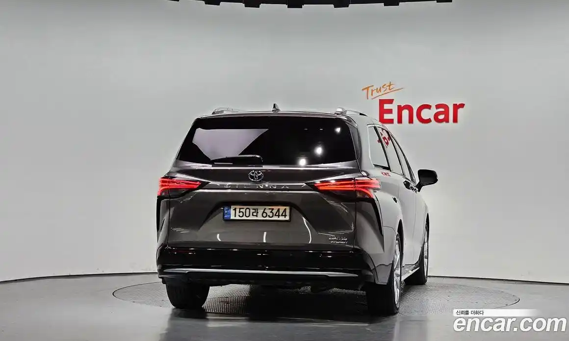 Toyota Sienna 2022 2.5 гидро в Москве № 170175, фото 4